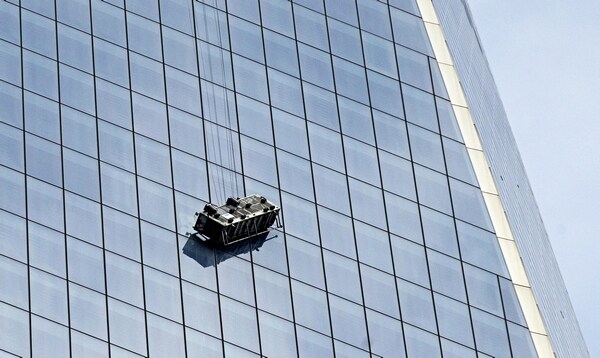Dangling Workers Rescued From World Trade Center
