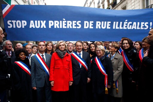 Tensions as Paris Suburb Tries to Stop Muslim Street Prayers