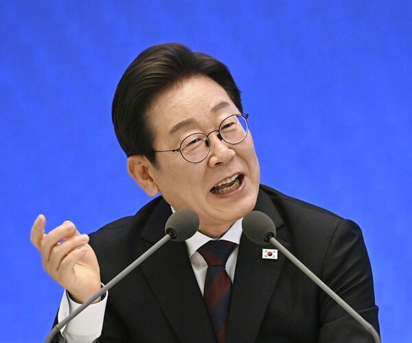 South Korea's Lee Calls for Improving Security at National Data Center After Fire 