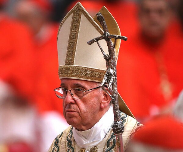 Archbishop to Journalists: Examine Documents Handed to Pope Francis