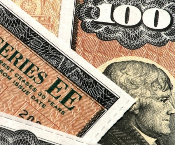 Global Bond Rally Near 'Panic' Level With Japan Yield Below Zero