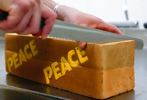 Italy Baker Makes 'peace' Bread, Sweets for Ukraine Refugees