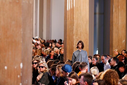 Milan Fashion Week Carries on amid Virus, Economic Concern