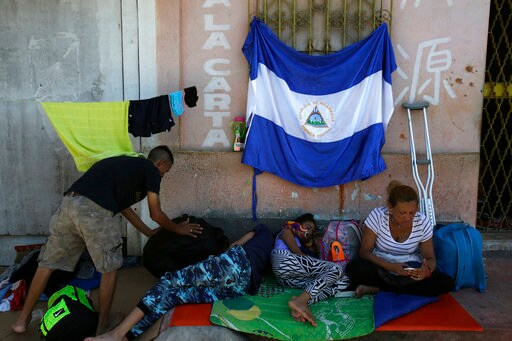 In Migrant Caravan, a Nicaraguan Family Flees Persecution