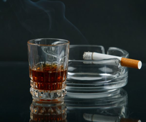 Smoking and Drinking Worsen Head and Neck Cancer Outcomes