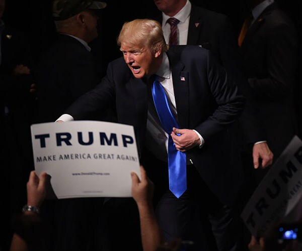 Poll: Trump on Top, Hillary, Sanders Close in Connecticut 