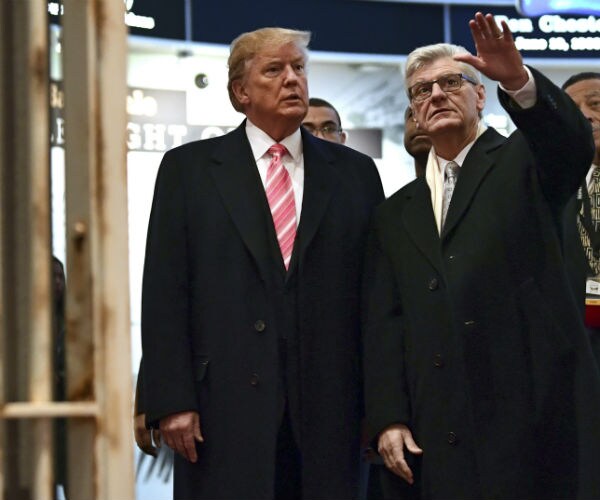 Trump's Museum Visit Rises Above Boycott Rabble