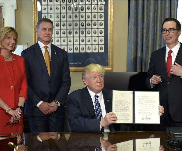 Trump Eyes Changes to Obama's Tax and Wall Street Rules