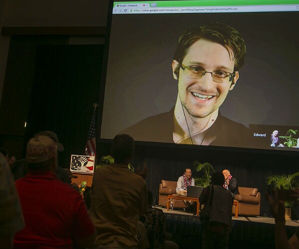 Report: FBI Surveillance Has Decreased Since Snowden Leaked Details