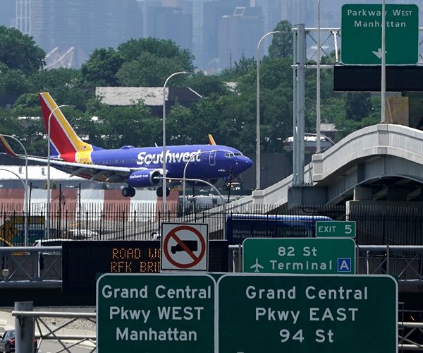 Report: COVID Slowdown Causes Safety Concerns for Airlines