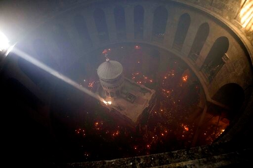 Holy Fire Ceremony in Jerusalem Draws Thousands