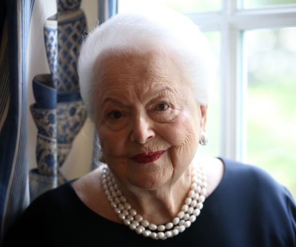 Olivia de Havilland Sues FX Over 'Feud: Bette and Joan' Portrayal