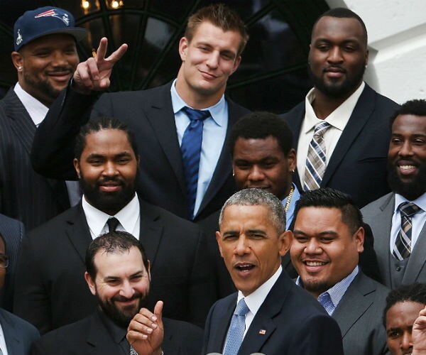 Gronkowski Pops Into White House Briefing