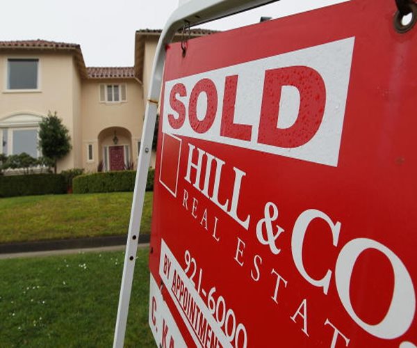 Investors Must Keep Eye on Volatile Housing Data 