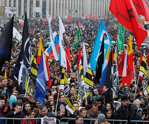 Thousands Rally in Moscow to Demand Release of Jailed Protesters