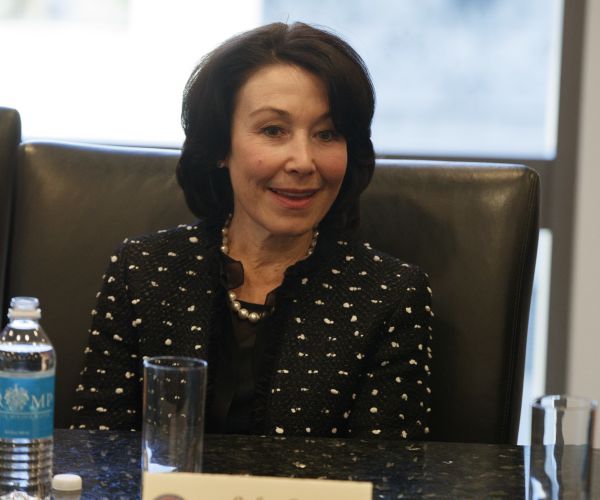 Trump Is Said to Dine With Oracle's Catz, an Amazon Competitor