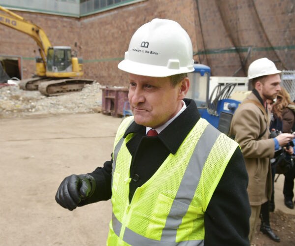 Feds Probe Hobby Lobby Owner Over Imported Antiquities