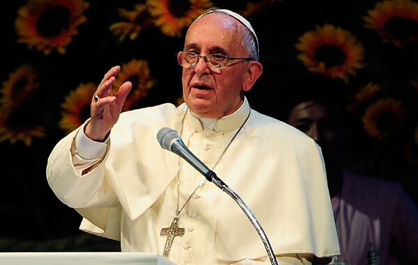 Pope Has Tough Sell on Materialism in South Korea