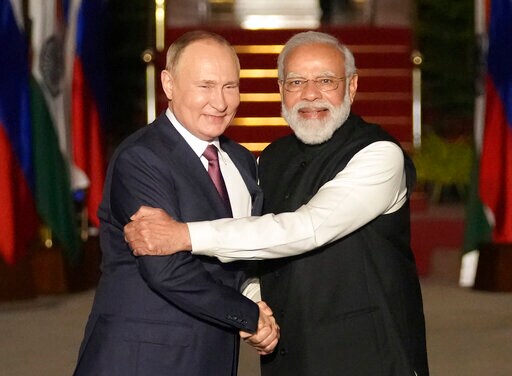India Unsure of Russian Arms to Meet China, Pakistan Threats