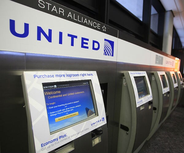 Lawmaker Urging Airlines to Fix Problems or Risk Government Action