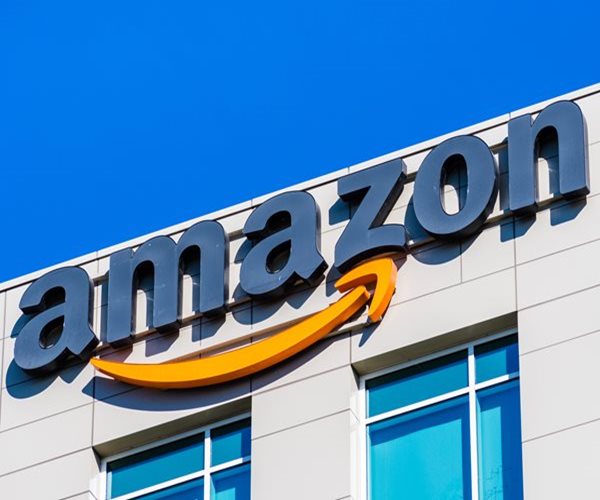 As Megacaps Soar, Investors Grow Wary of Valuations