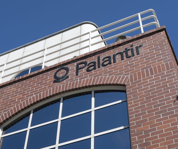 Palantir Files for NYSE Direct Listing With Tech IPOs Surging