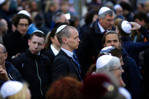 Germany Commits to Ensuring Security for Jews with Skullcaps