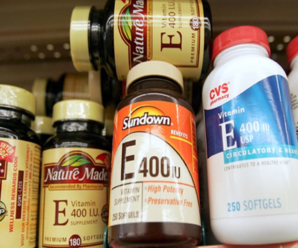 Vitamin E May Prevent Pneumonia in Elderly Men