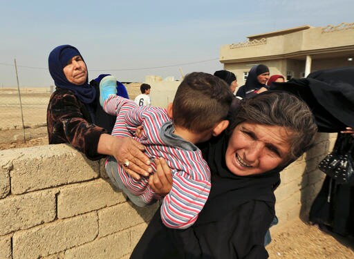 The Latest: Iraqi Shiite Militias Advance against IS