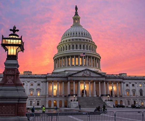 Morning Bid: Washington Goes Dark