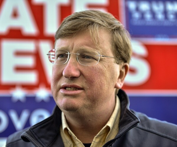 tate reeves attends a trump rally when he was lieutenant gov.