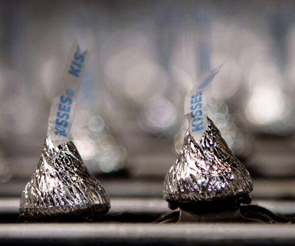 Mondelez Makes Takeover Bid for Hershey: Sources