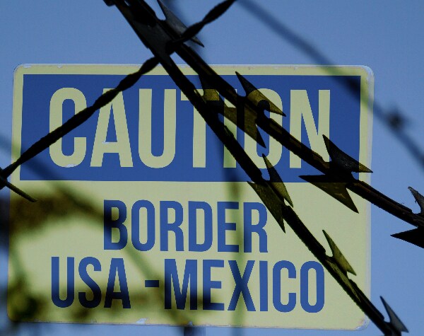 Texas Sends Nearly 90 Migrants by Bus to Philadelphia 