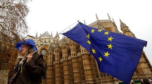 UK's Key Services Sector Barely Growing amid Brexit Concern