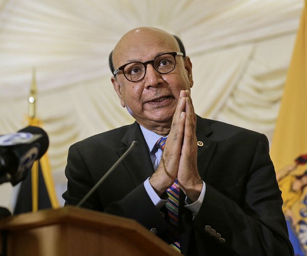 Khizr Khan to Trump: 'I Invite Him to Read the Constitution' 