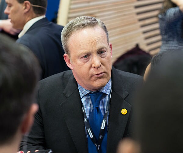 RNC's Spicer: Reports About Cutting Off Trump Funds 'Ridiculous'