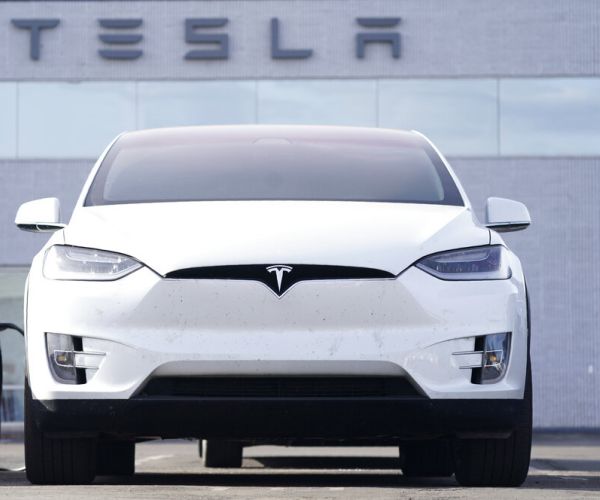 Tesla Delivers 499,550 Vehicles in 2020, Just Shy of Target