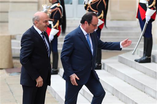 French Court Convicts Tabloid over Hollande's Partner Photos