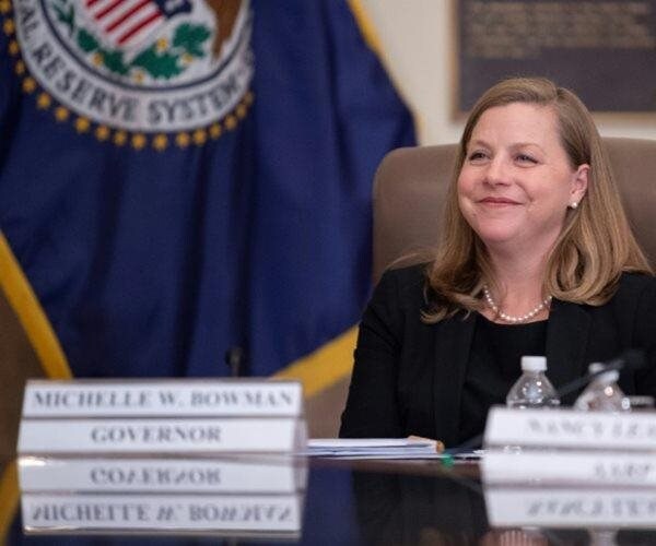 Fed Dissenter Warns Inflation Risks Remain 'Prominent'