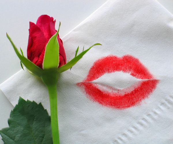 17 Percent of Republican Adults Have Kissed 50 or More People