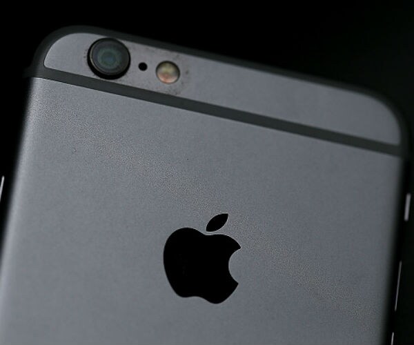 Apple Apologizes for Secretly Slowing Older iPhones