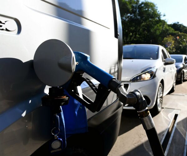 Average US Price of Gas Spikes 7 Cents per Gallon to $2.97