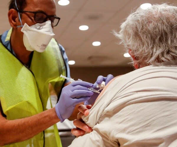 What to Eat and Drink Before Getting the COVID-19 Vaccine