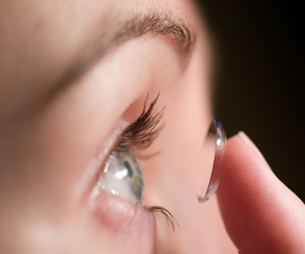 Contact Lenses May Disrupt Eyes' Natural Bacteria