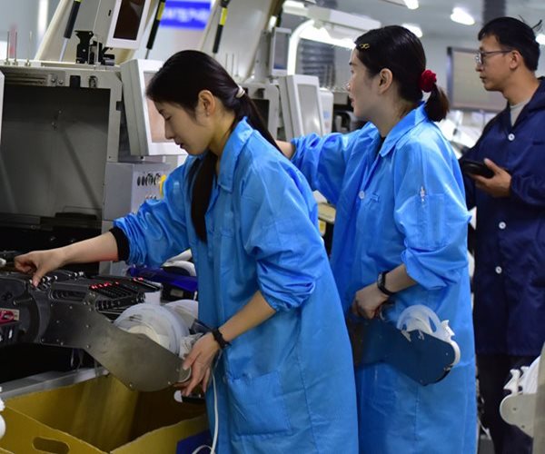 China's Factory Slump Enters 7th Month