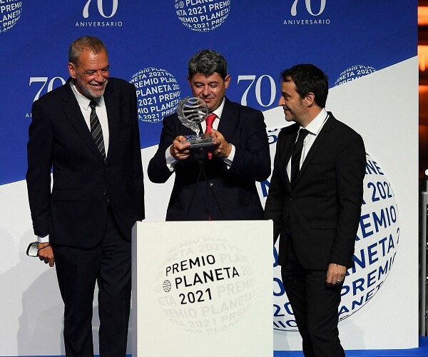 Female Thriller Writer Who Won Million-Euro Literary Prize Revealed to Be 3 Men