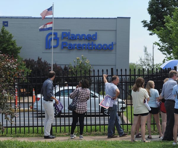 Federal Judge Blocks Missouri's 8-Week Abortion Ban