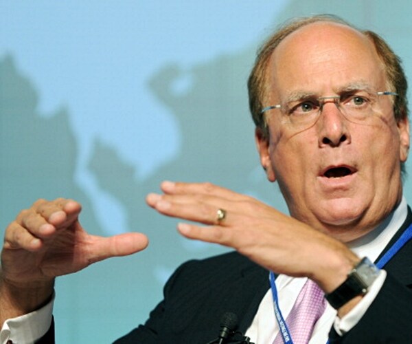 BlackRock CEO Fink: Global Growth Accelerating, 'Stay in Equities'