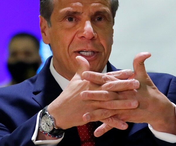 andrew cuomo speaks at event