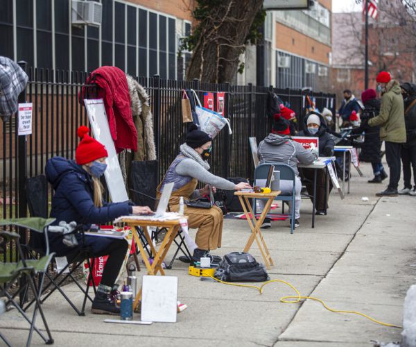 Chicago Teachers Move Toward Strike; District Delays Return